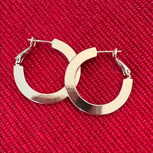 Elegant Gold Hoop Earrings - Picture 2 of 3